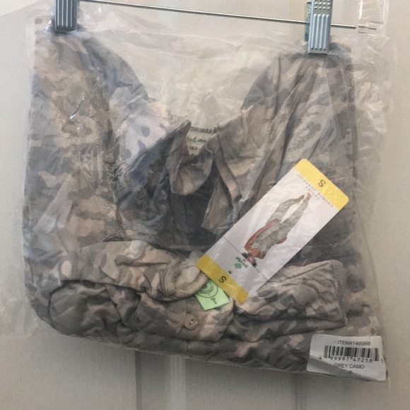 FINAL MARKDOWN Ladies’ NWT honeydew Grey Camo Lounge Jumpsuit (S) - Picture 2 of 16